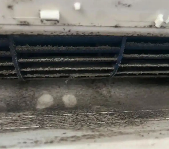 金寨空调吹的风有股烧焦味是怎么回事